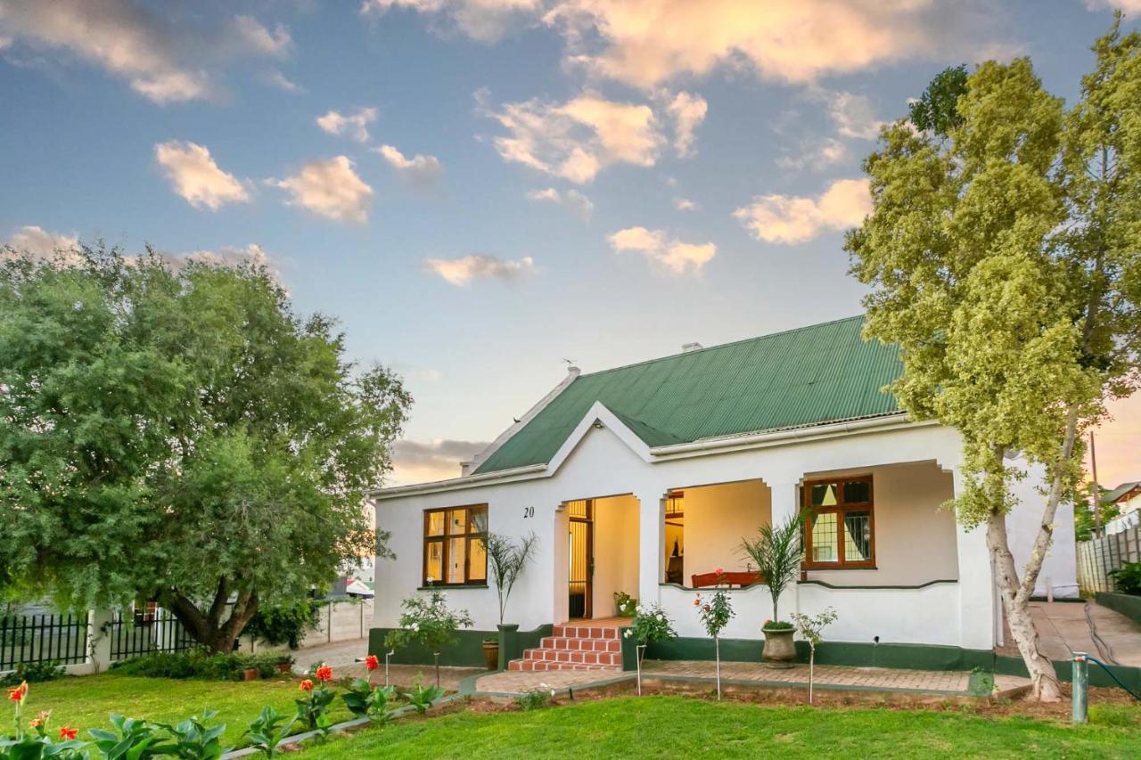 Ravenscliff Villa オーツホーン エクステリア 写真
